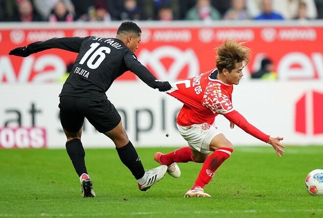 「負けたくなかった」ブンデス初挑戦で早くも主軸の23歳が“バチバチ”の日本代表MF対決に本音【現地発】