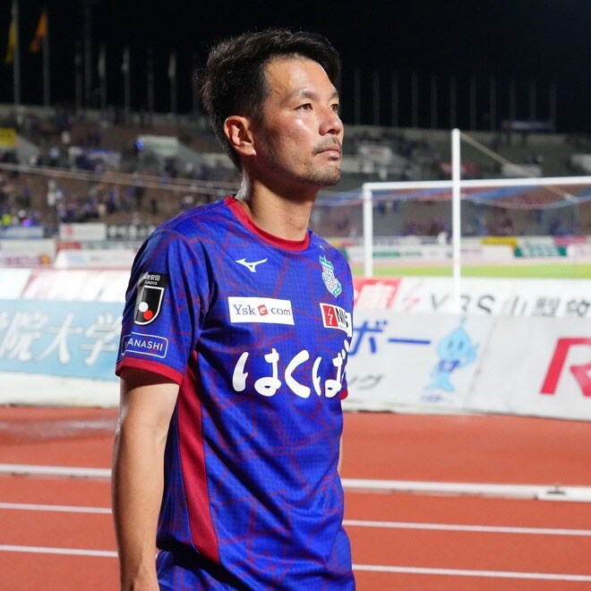 「行動で信頼を取り戻せるよう全身全霊で」活動自粛の甲府DF山本英臣が契約更新。覚悟を持ってプロ28年目へ