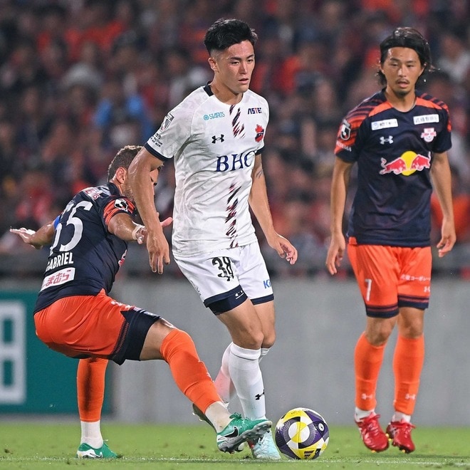 欧州帰りの21歳FWが来季もJ２でプレー。レンタル期間を延長「必ず結果を残して東京に戻ります」