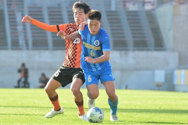 観客席から「ベッケンバウアーのようだ」の声も。福井商のCB森川太陽は高い攻撃性能も兼備「プロになれるように頑張りたい」【選手権】