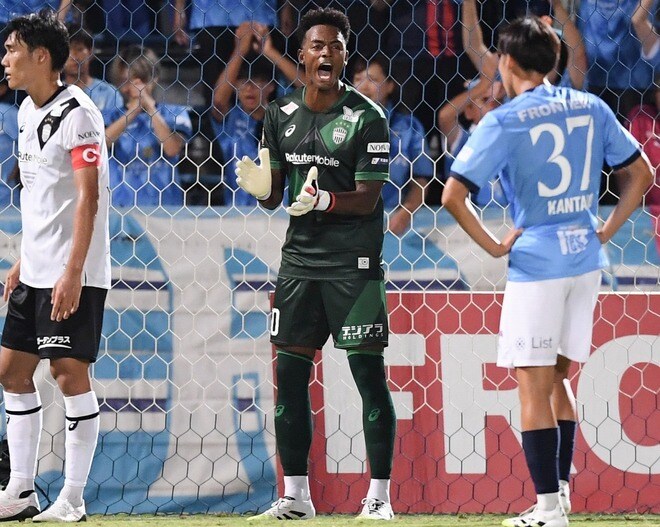 神戸での２年間「期待に応えられなかったことへの悔しさはあります」。GKオビが福岡に完全移籍。大きな意味を持つ時間を「次につなげていきたい」