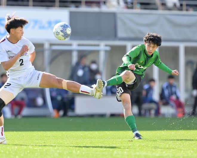「すげーーー！」プロ内定の昌平10番のゴラッソ「上手すぎる」。鮮やかコントロールショットに反響「パーマーやん」【選手権】