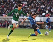 優勝候補対決は大津に軍配！ ２年生MF山本＆横浜FM内定DF村上の得点で青森山田を２－０撃破！【選手権】