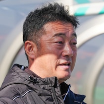 ６－０の大勝後、囲み会見で“言葉を詰まらせた理由”。東福岡の平岡監督はなぜ涙ぐんだのか【選手権】