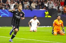 「夢のCLデビュー」同点＆逆転弾演出で５発圧勝に大貢献！堂安律が熱い想いを伝える「この勢いで行こう。素晴らしい応援に感謝！」