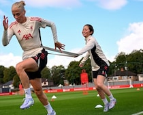 「Lovely」なでしこ清水梨紗 メガネ姿の最新ルックが話題「モデルの仕事も増えそう」「さらに、素敵になりますね」