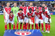 選手たちが“パンツ一丁”に…南野拓実所属のモナコにまさかのアクシデント。CL初戦に向かう飛行機の空調が故障「半裸のまま滑走路に立つ姿も」