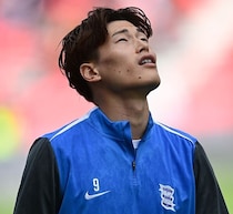 「開幕数週間で最も失望させられた」まさかの開幕５試合無得点…日本代表FWに厳しい声。ついにスタメン落ちの苦境「彼以上に大きなチャンスを逃した選手はいない」