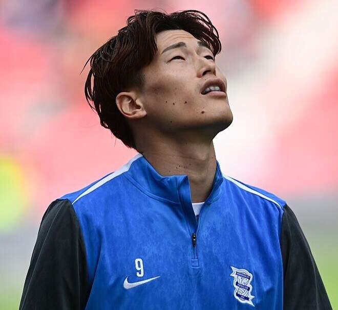 「開幕数週間で最も失望させられた」まさかの開幕5試合無得点…日本代表FWに厳しい声。ついにスタメン落ちの苦境「彼以上に大きなチャンスを逃した選手はいない」