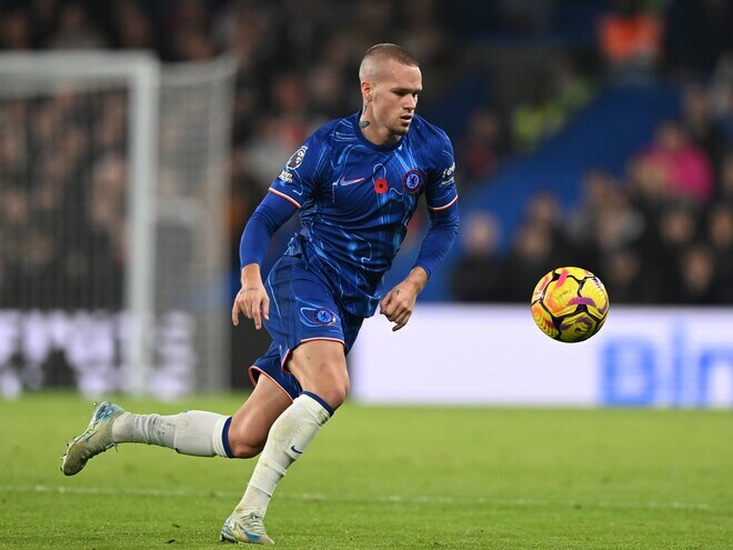 「スポーツ界を驚かせる決断」チェルシー前10番の24歳FWが陸上に転向か。現地メディアが伝える「彼の目標はロス五輪に出場すること」「元オリンピック選手の指導を受けている」