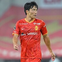 「弾道が美しすぎる」地を這うような弾丸ミドル！ 名古屋MFの圧巻ゴールが話題「神シュート」「これは止められないよ笑」