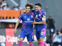 佐野海舟が左足ミドルで衝撃のブンデス初ゴール＆圧巻の初アシスト！３得点関与の大暴れ！マインツは10人でアウクスブルクに４－１大勝、待望の今季初勝利