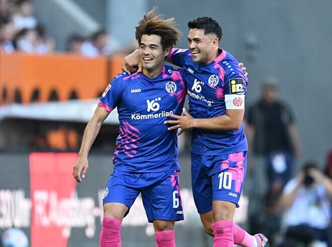 佐野海舟が左足ミドルで衝撃のブンデス初ゴール&圧巻の初アシスト!3得点関与の大暴れ!マインツは10人でアウクスブルクに4-1大勝、待望の今季初勝利