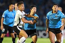 FC東京の多摩川クラシコ勝利の裏に長友佑都あり。川崎の絶好調男・伊藤達哉を完封するさすがの働きぶり