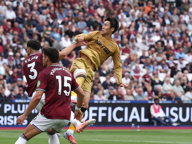 「好調のパレスにおいて中心人物だった」2得点関与の鎌田大地を海外メディアが大絶賛!「デュエルを11回制した。驚異的だ」「印象的なのは守備面での貢献度の高さ」