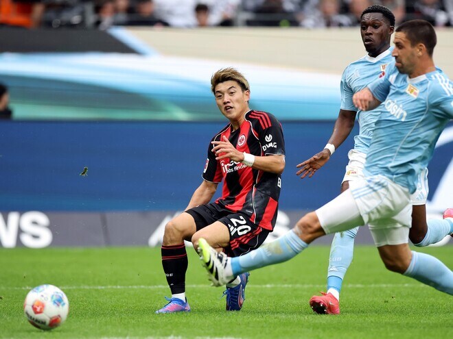 堂安律がフル出場で得点関与も…フランクフルトはブンデス2連敗。3-4でウニオン・ベルリンとの撃ち合いに敗れる