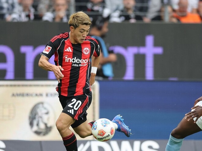 「彼は貴重な存在だった」フランクフルトはリーグ戦連敗も、地元メディアが堂安律を高評価するワケ「ゴールは奪えなかったが…」