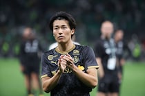 「凄まじい」「素晴らしいアシストだ」離脱中は批判を浴びた日本代表MFが今季初出場→10分でゴラッソ演出に現地サポが“手のひら返し”で称賛！「ピッチで見られてうれしい」