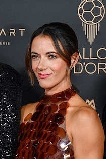 27歳MFが史上初の快挙「本当なの？ 信じられないわ」女子バロンドール３連覇。プレゼンターにも特大の感謝