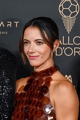 27歳MFが史上初の快挙「本当なの？ 信じられないわ」女子バロンドール３連覇。プレゼンターにも特大の感謝