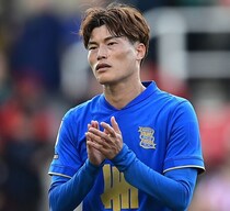 「英雄がまだ無得点」「不満の声が上がった」スコットランドで85発の日本人FW、イングランド２部で６戦不発に現地驚き「スタートは期待外れ」