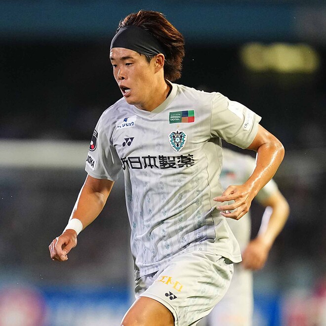 ウェリントン退場、ベン・カリファ負傷交代。“誤算の連続”でFC東京に敗れた福岡はリーグ４連敗