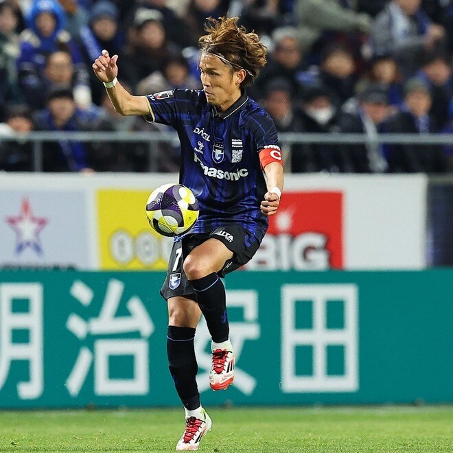 強いぞガンバ! 満田が加入後初弾、ヒュメットがひっくり返して、宇佐美がダメ押し! マリノスを3-1撃破で破竹の4連勝!