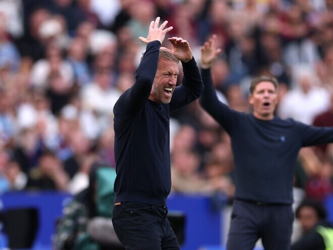 「マンUの次に矢面に立たされている」プレミアで低迷する古豪に英国人記者が言及「ファンによるデモが行なわれた」【現地発】