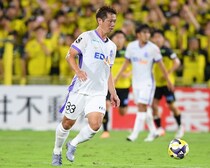 練習なしのぶっつけ本番。サンフレ塩谷司が“サプライズ起用”に見事に応える。指揮官は「Jリーグで一番のDF、同時に日本で一番のボランチ」と評価