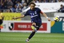 「天才！」ほぼ角度のない場所からの一撃！ 宇佐美貴史の絶妙FK弾に脚光「ガンバのレジェンド」「最高傑作」