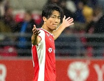 「驚愕の初先発」やはり２部では別格！初先発で圧巻１ゴール・１アシストの25歳日本代表を現地メディアは絶賛！「大活躍だ」「日本人が輝きを放った」