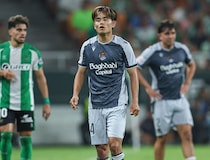 「背筋が凍りつく状況」補強への不満発言→立場が疑問視されている久保建英。ソシエダが絶不調のなか、地元紙記者は現状をどう見ているのか「残留の決断が間違いだったと…」【現地発】