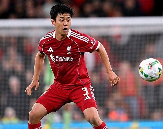 「とんでもないミスをした」失点関与の遠藤航を元イングランド代表MFが糾弾→地元メディアは擁護「彼の献身ぶりを考えれば過剰に批判するのは…」