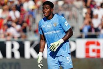 「パルマに勢いをもたらした」PK戦で“神セーブ”！ GK鈴木彩艶に地元メディアは『6.5』評価も課題指摘「足もとの精度に欠ける」