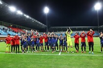 まさかの熱烈歓迎!? U-20W杯に臨む船越ジャパンに現地ファンが大盛り上がり。市原吏音が決意表明「目標はずばり、優勝です」