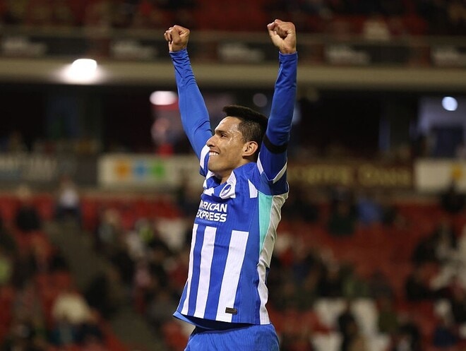 「意味わかんない」「覚醒」「理不尽すぎるわ」三笘同僚のパラグアイ代表MFが衝撃の４ゴールでファン騒然！10月に対戦する日本代表は要警戒「見れるの楽しみ」