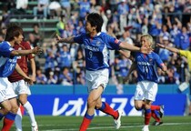 「駆け引きが上手だった」「THE FWの代名詞的な選手」引退表明の“J通算109発”ストライカーのゴール集に脚光「対峙してるの恒さんやん！」