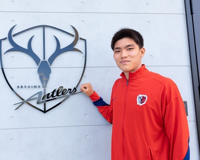 「怪物だ！」「バリやばい」鹿島18歳FWの衝撃ゴラッソに反響続々。チームメイトも驚きの表情「みんなドン引きw」