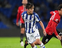 「強い痛みを抱えながら…」足首を捻挫してもプレーを続ける久保建英。鋭さを失っても番記者が「超一流」と呼ぶ理由【現地発】