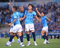 残留争いの大一番は横浜FCに軍配！ 細井響が決勝弾、ホームで湘南に１－０勝利
