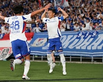 横浜FMキャプテン「魂のダイビングヘッド」鮮やか先制弾に脚光！「覚醒か!?」「かっこよすぎ」