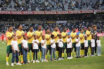 「大打撃だ」W杯予選で前代未聞の事態！ 南アフリカが出場停止の選手を起用→没収試合で首位陥落！敗退危機のアフリカ強豪には“天の恵み”「復活」「FIFAの贈り物がC組を激変させる」