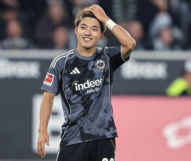 ブンデス５戦で２G３A！驚異的な早さでフィットした日本代表MF、６－０→６－４には本音「若さが出た」「バラバラに…」【現地発コラム】