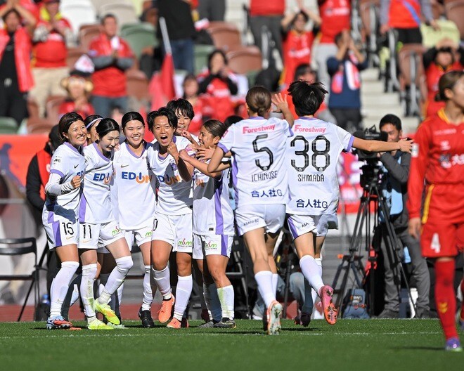 広島レジーナが皇后杯初優勝！ 李誠雅が先制弾、終了間際に中嶋淑乃が千金弾！ INAC神戸に２－１で競り勝つ