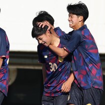 後半ATに起死回生の同点弾。興國が劇的な展開で東福岡をPK戦の末に下して初のベスト８へ【選手権】