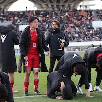 「これもサッカー」疑惑の判定に平岡監督が示した最大のリスペクト。“人も金もかかるVAR”なき現実とどう向き合うか【選手権】