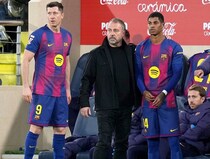 クラシコ敗戦、チェルシー戦完敗で一時は激しい批判も…言い訳をせずにバルサを立て直した指揮官フリックの手腕【現地発コラム】