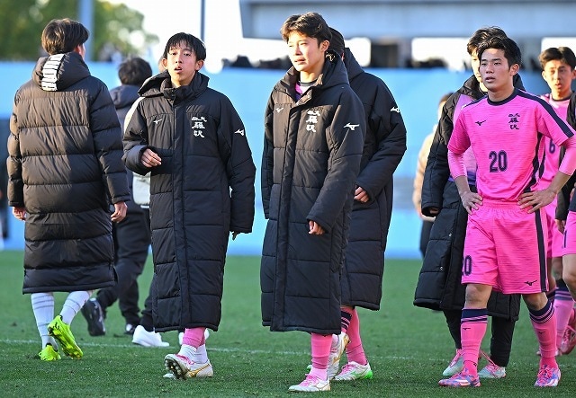 「めちゃくちゃ強かったな」神村学園９番に４発を叩き込まれ完敗…日藤指揮官の実感「国立って遠いんですね。なんか難しいな」【選手権】