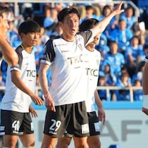 ４月に42歳。元W杯戦士がJ３クラブと契約更新「新たな目標に向かって挑戦したいという想いでシーズンに臨みます」