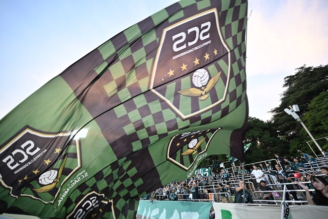 「超かわいい」「その発想はなかった」アイドルのメンカラっぽさも？ J３相模原の新ユニにファン注目。コンセプトは「ホームタウンの花」